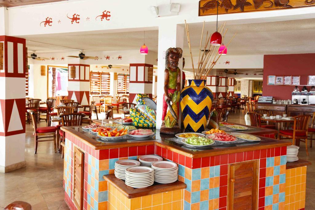 Decameron Club Caribbean Runaway Bay, Ramada All-Inclusive Resort Exterior foto
